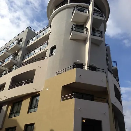 Rue Merle Lejlighed *
